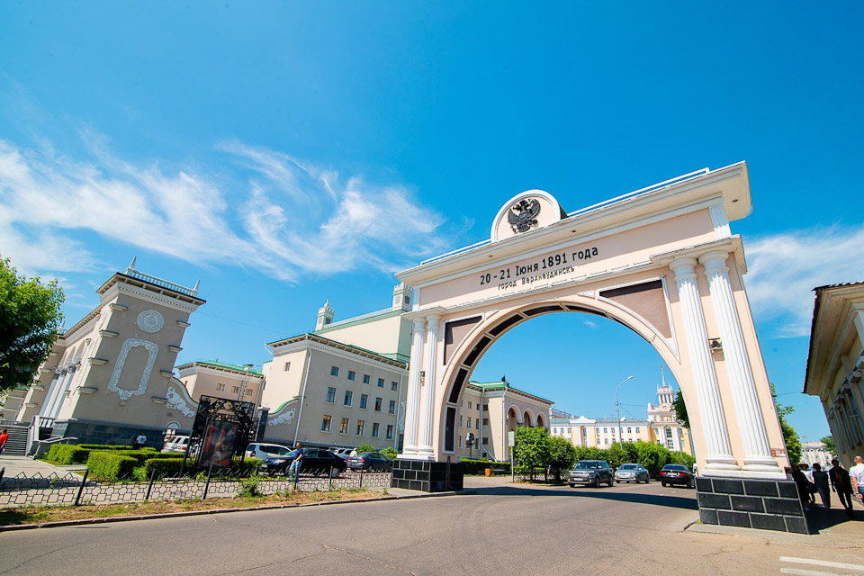 Триумфальная арка «Царские ворота».
