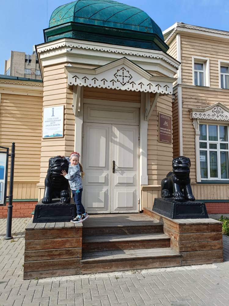 Омские львы Ши-Цзы.