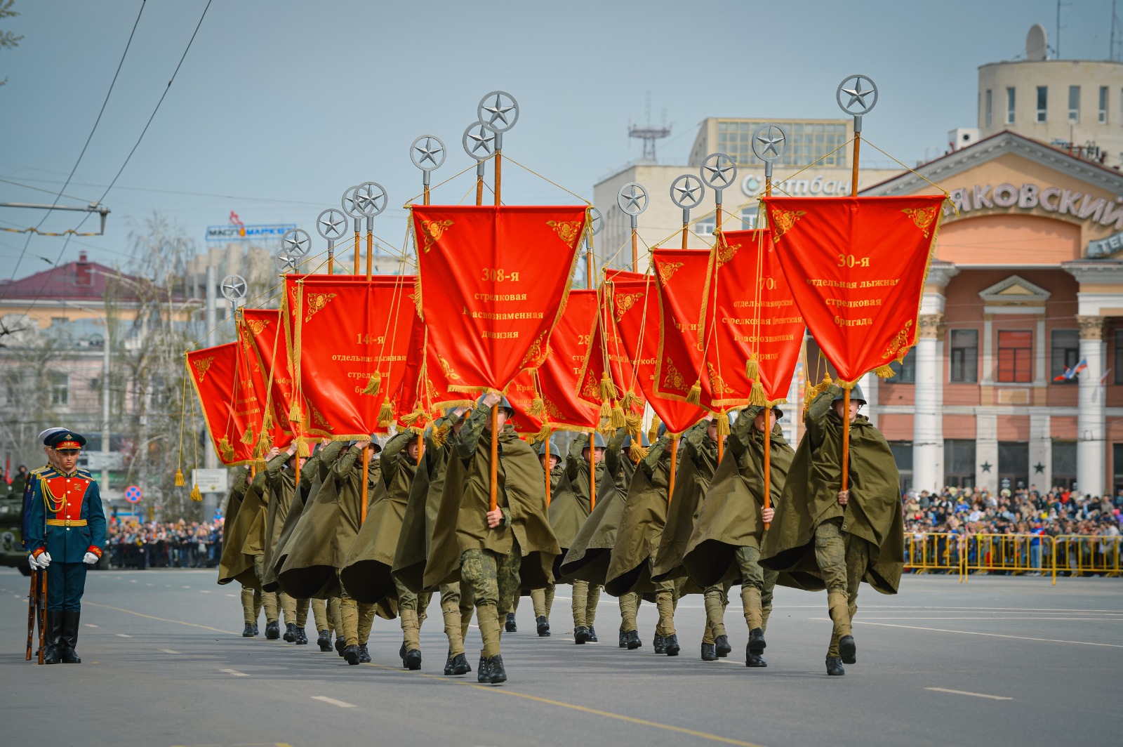 Торжественное построение войск.