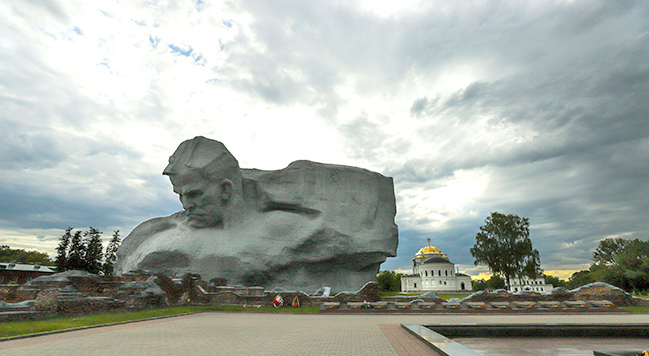 Брестская крепость-герой.