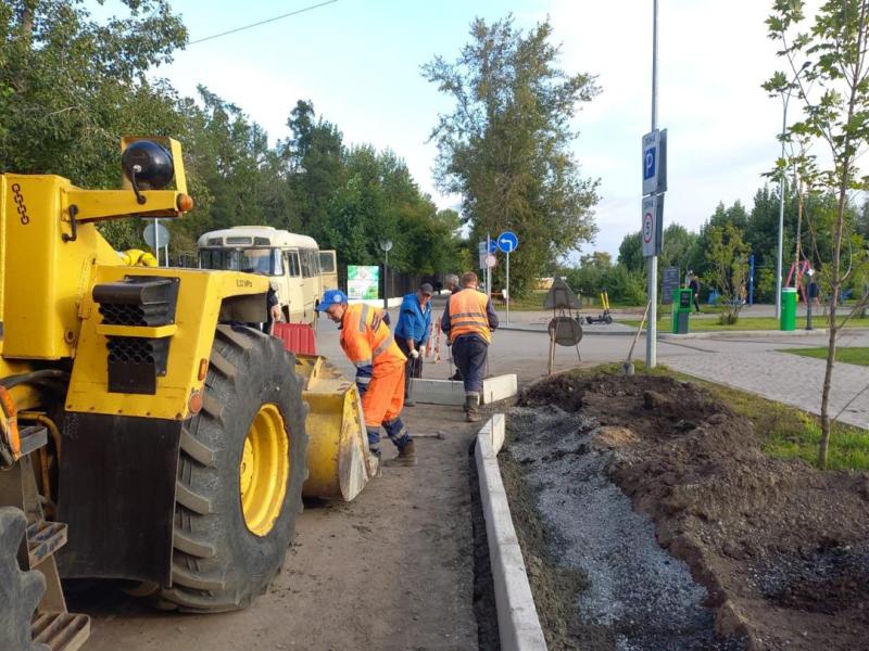 УДХБ привело в порядок участок на набережной Тухачевского.