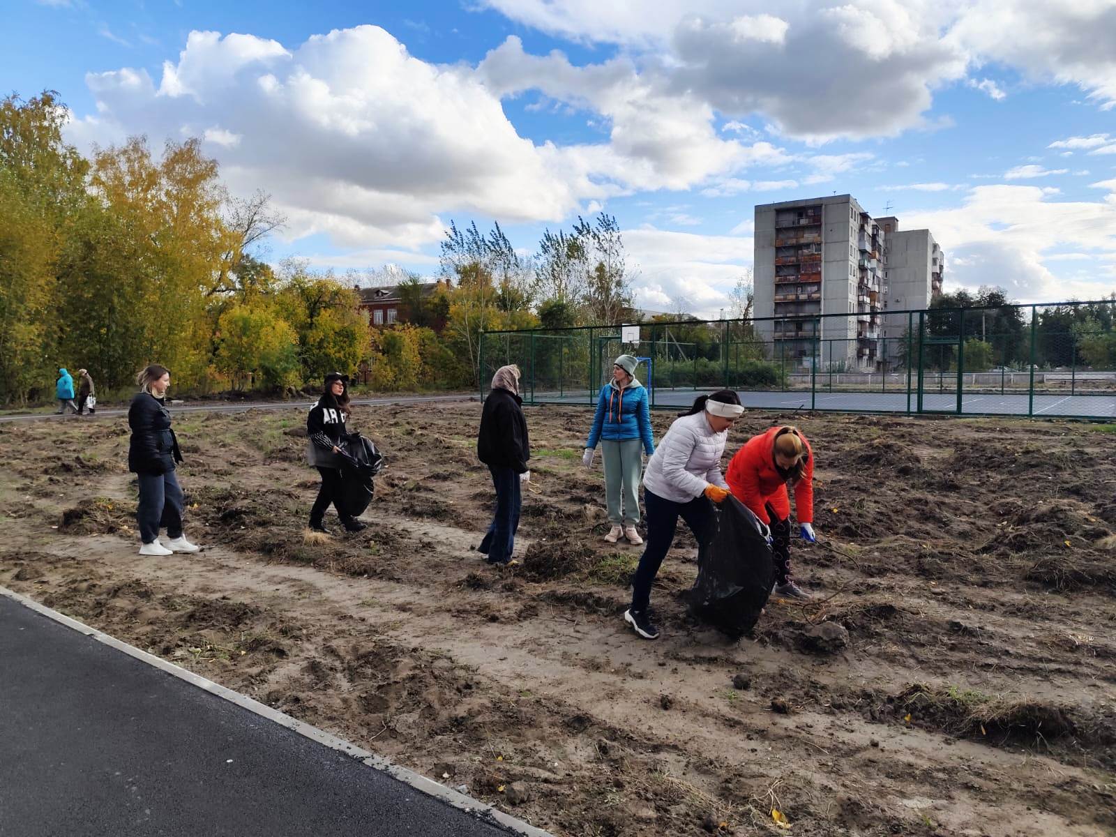 В Октябрьском округе готовятся к общегородскому субботнику.