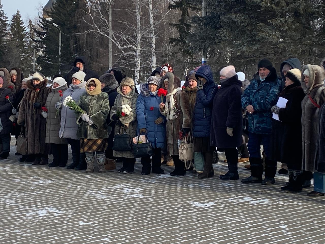 В Омске прошел митинг, посвященный 81-й годовщине снятия блокады Ленинграда.