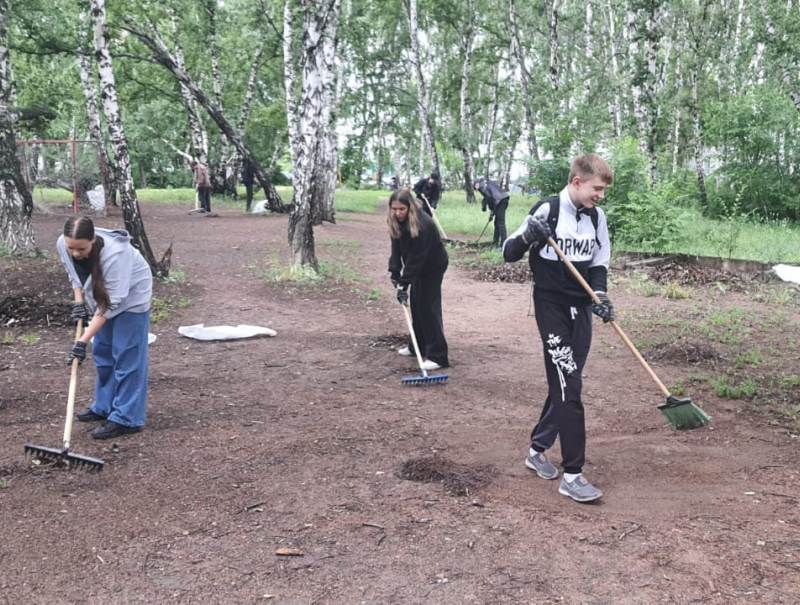 В первый летний месяц на предприятиях Кировского округа трудилось более 130 подростков.