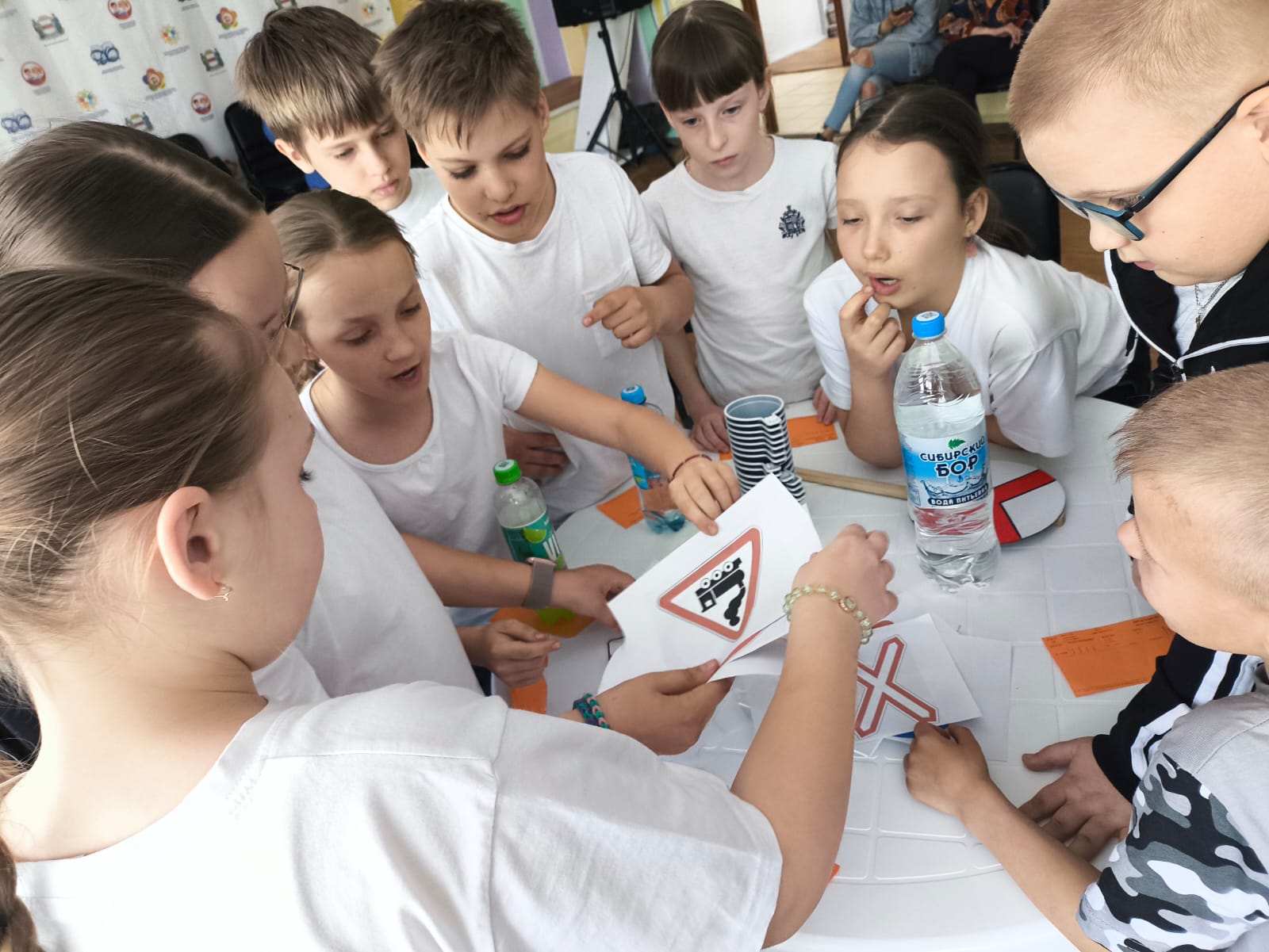 Юные жители Левобережья приняли участие в «Квесте безопасности».