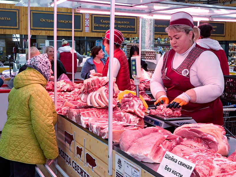 На Левобережном рынке качество продукции строго контролируют.