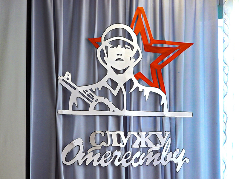 Юные омичи собирают посылки бойцам в зону СВО.