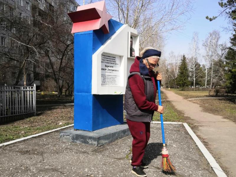 На Левобережье обследуют состояние мемориальных объектов.