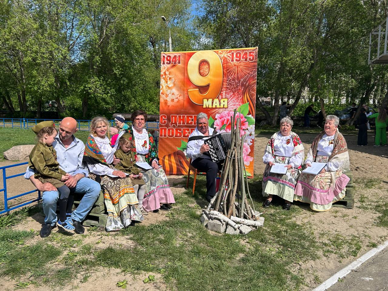 В Ленинском округе прошел праздник с концертами, интерактивными площадками и солдатской кашей.