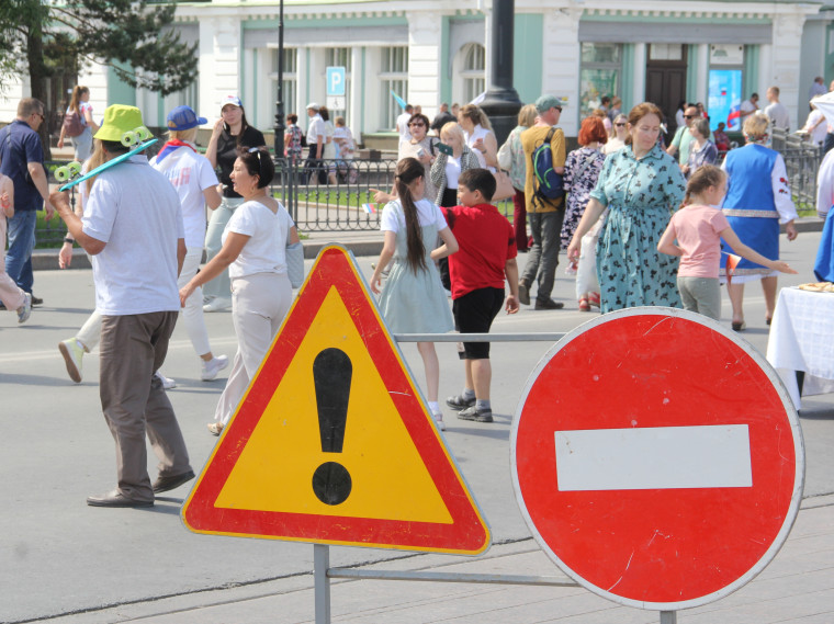 Омичам, напоминают, что сегодня улица Ленина снова станет пешеходной.