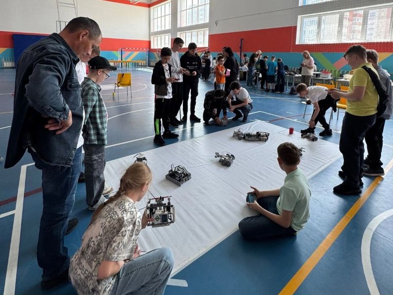 В молодежной столице прошел чемпионат по робототехнике.