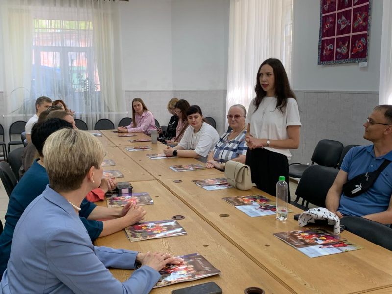 Омичи встречают делегации библиотек из разных городов  в год Молодежной столицы.