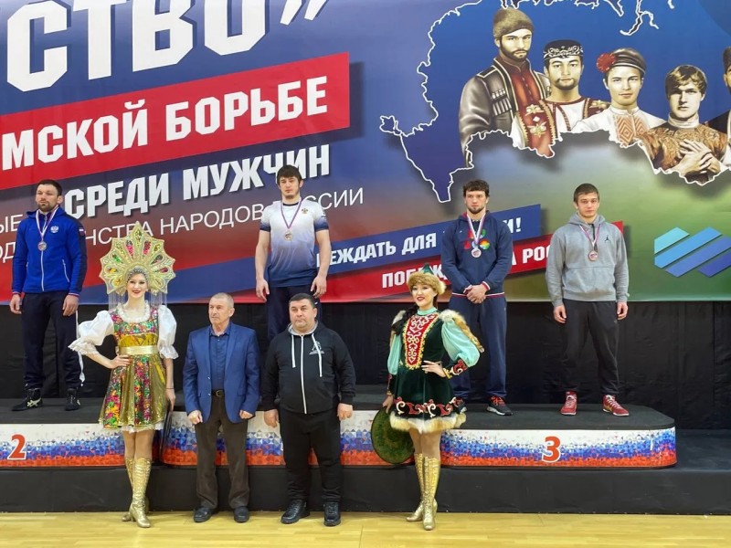 Омский спортсмен вошел в состав сборной России по греко-римской борьбе.