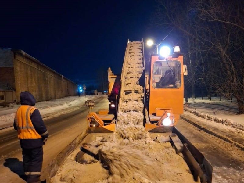 Сергей Шелест рассказал об уборке снега с городских дорог.