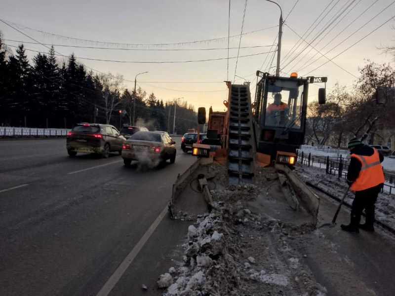 Сергей Шелест подвел итоги дорожных работ за выходные.