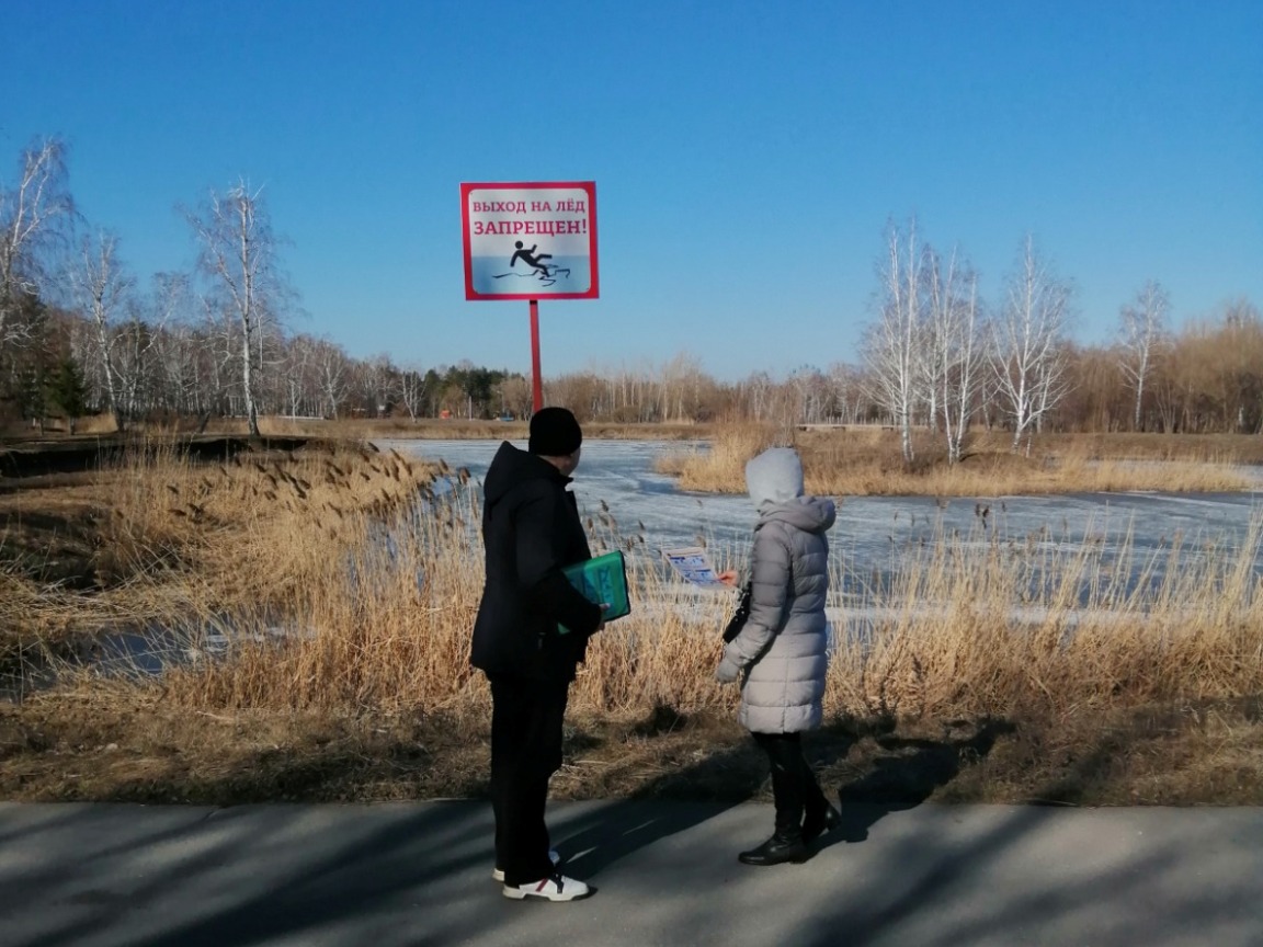 В Омске обследуют потенциально опасные места для выхода на лёд.