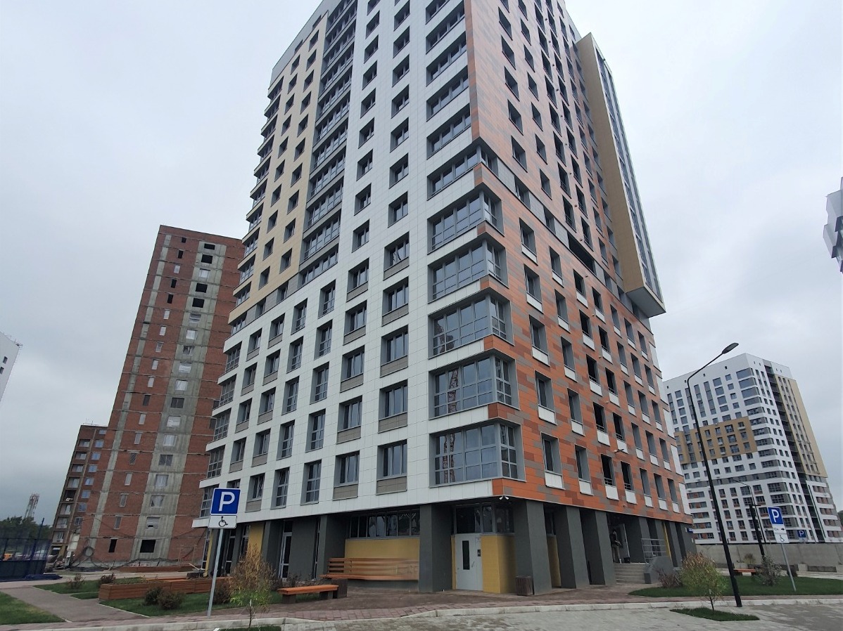 Мэр Омска рассказал о введении в эксплуатацию нового жилого дома на Левобережье.