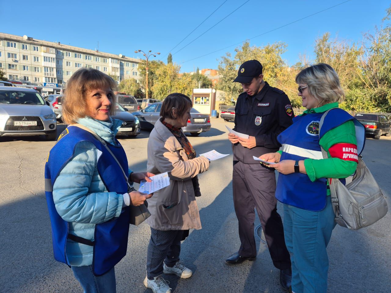 Дружинники вышли в рейд с полицией и сотрудниками департамента общественной безопасности.