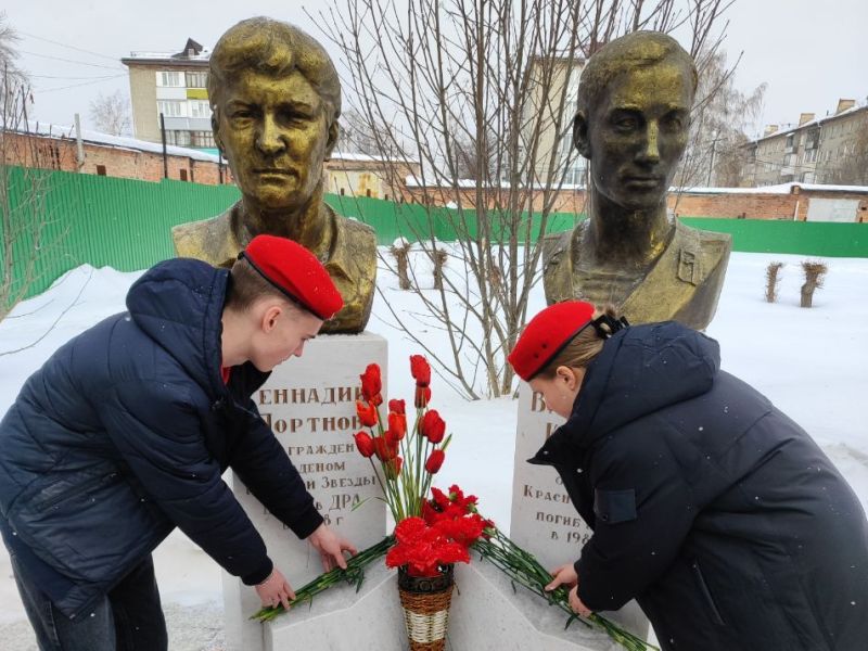 Мероприятия ко Дню памяти о россиянах, исполнявших служебный долг за пределами страны, прошли в Ленинском округе.