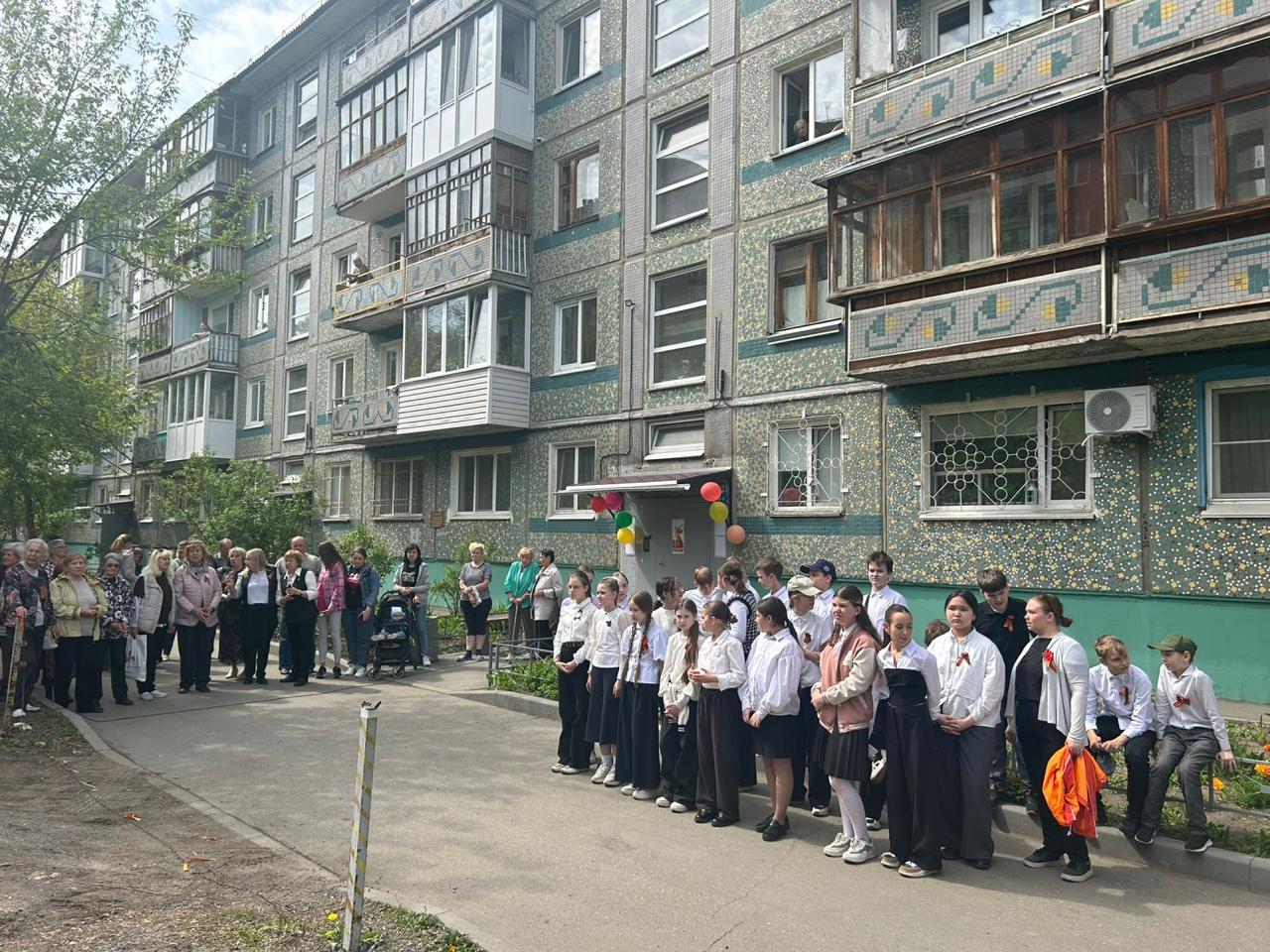 В Ленинском округе поздравили участника Великой Отечественной войны.