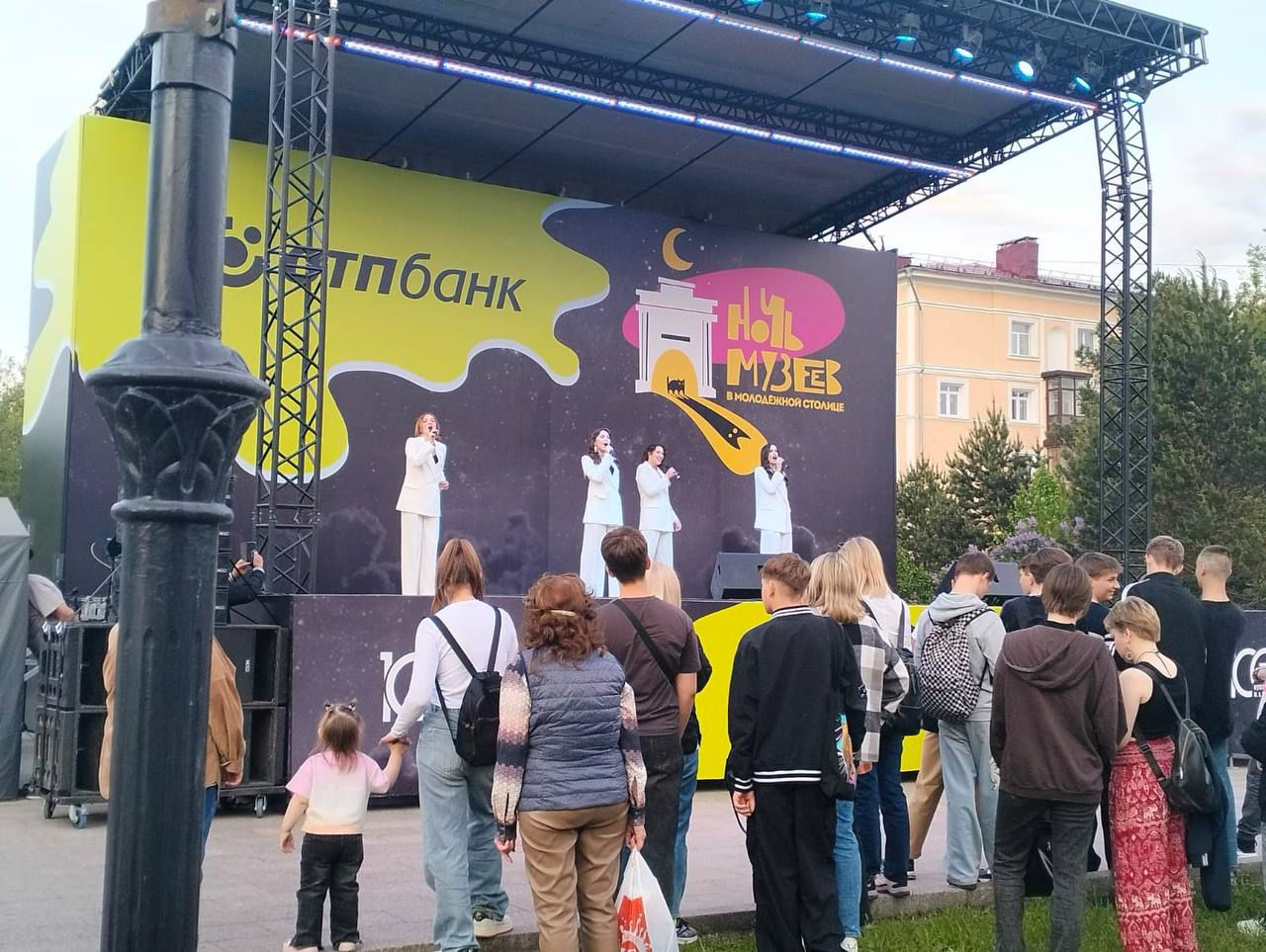 «Пешеходный Любинский» снова собирает гостей.