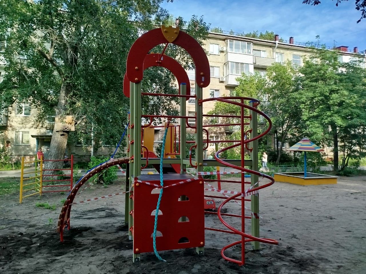 В одном из дворов Советского округа появилась новая игровая площадка.