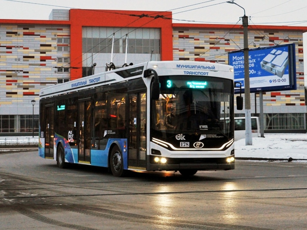 До 9 января общественный транспорт Омска будет работать в режиме выходного дня.