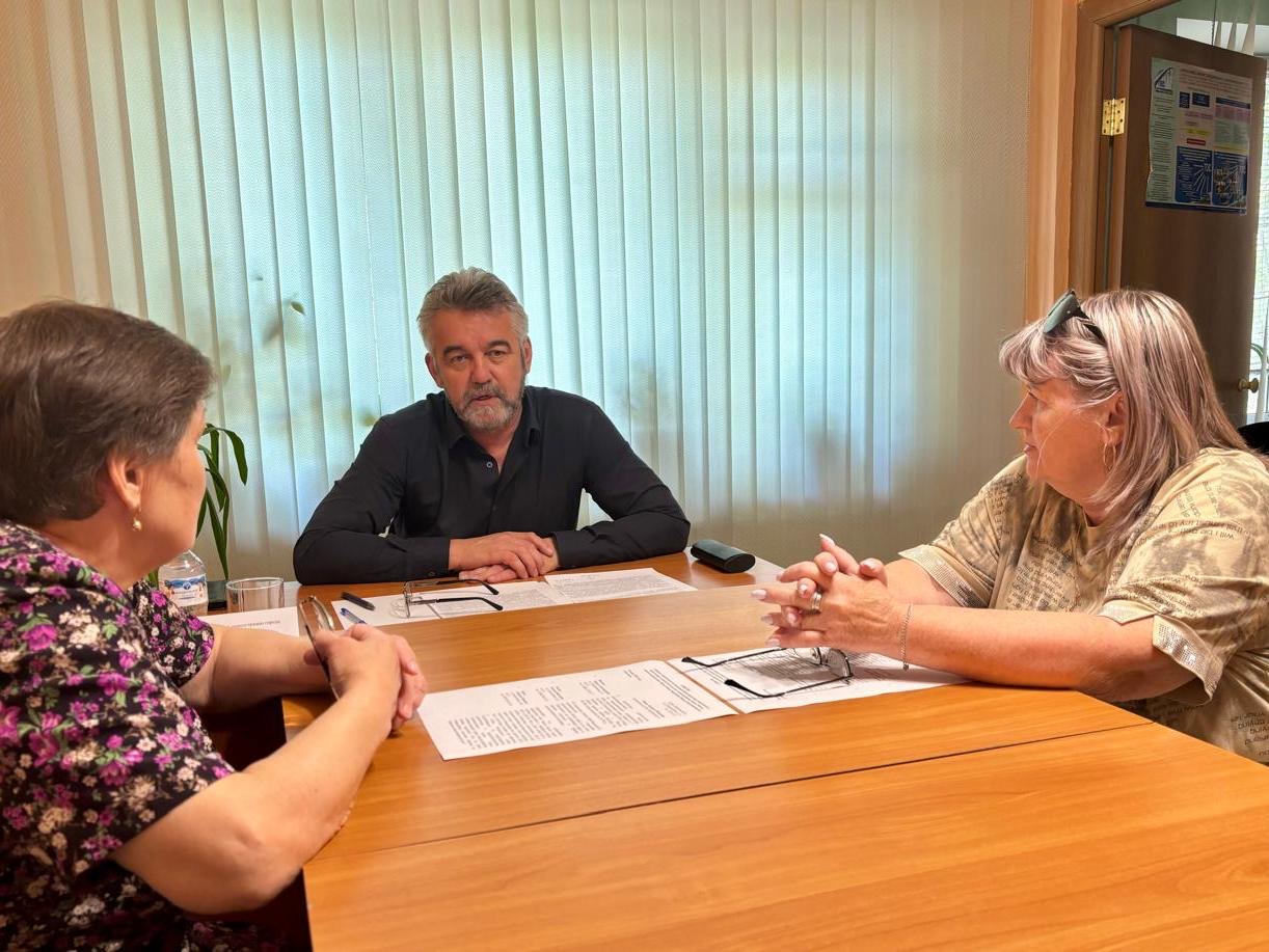 Главный архитектор Омска Роман Воробьёв провёл личный приём жителей.