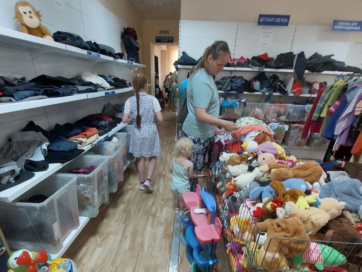 Центр социальной поддержки населения продолжает оказывать адресную социальную помощь омичам.