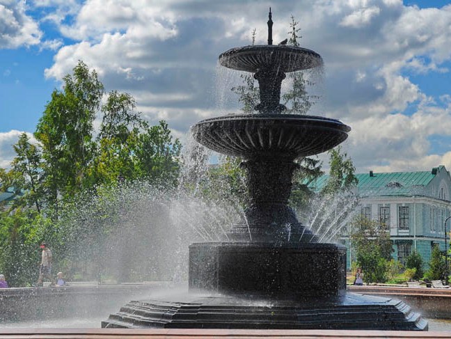 Сергей Шелест рассказал о пробном запуске городских фонтанов.