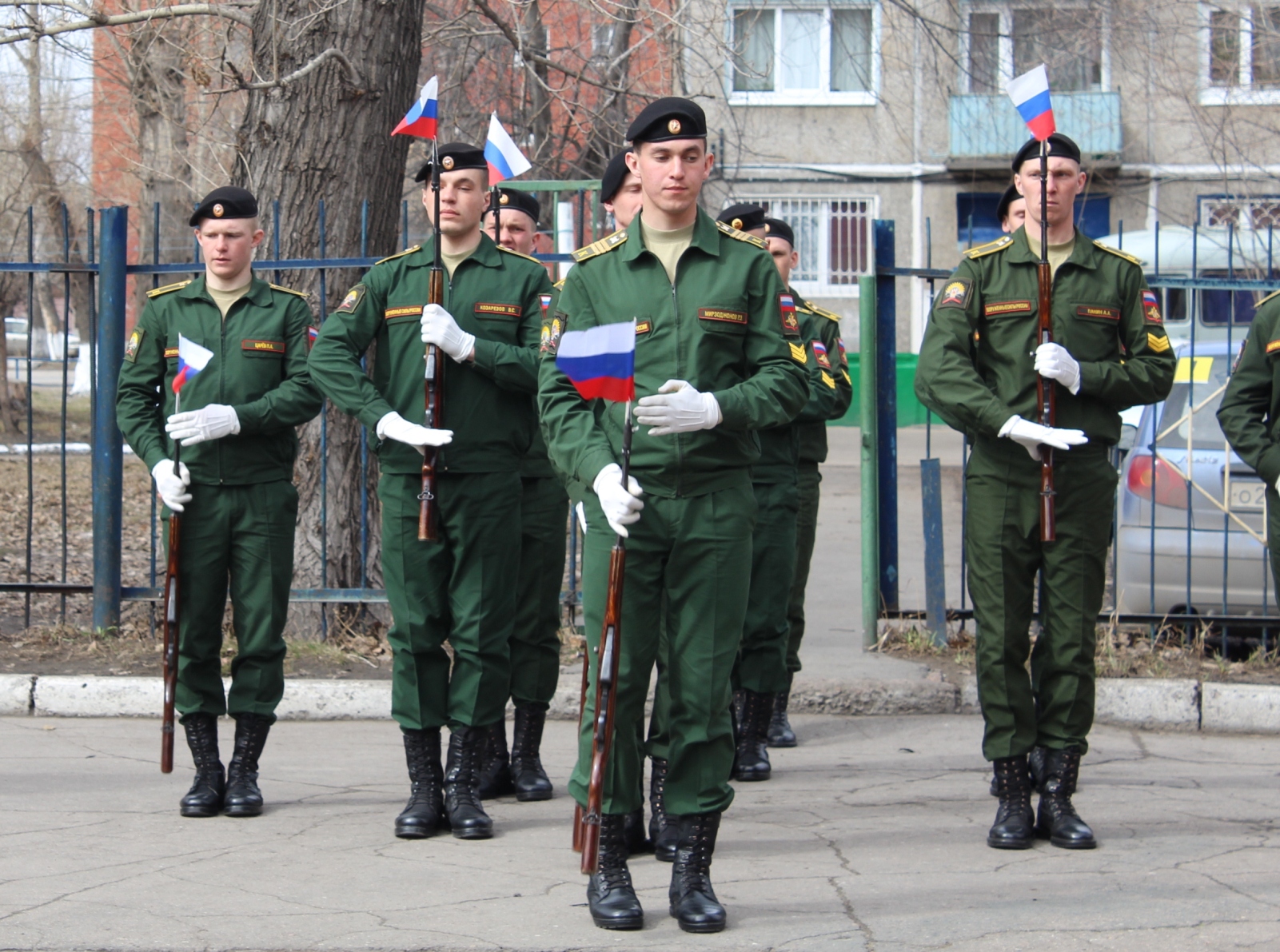 В Омске продолжается осенний призыв на срочную службу в армии.