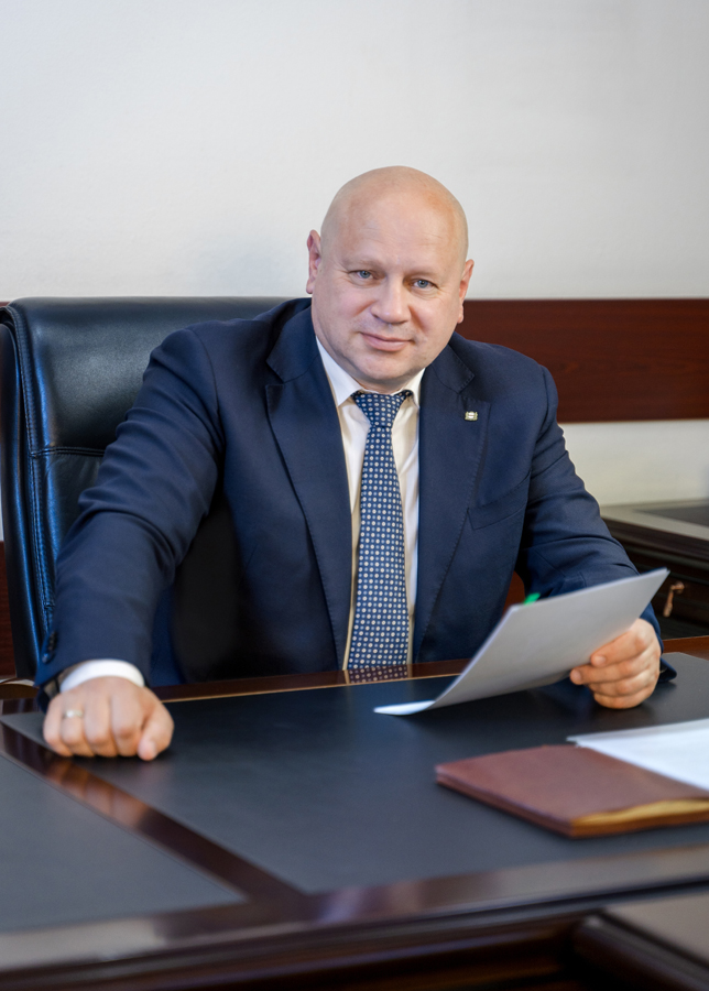 Шелест Сергей Николаевич.