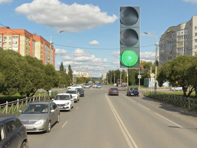 Глава города рассказал об изменениях в работе светофорного объекта на Левобережье.