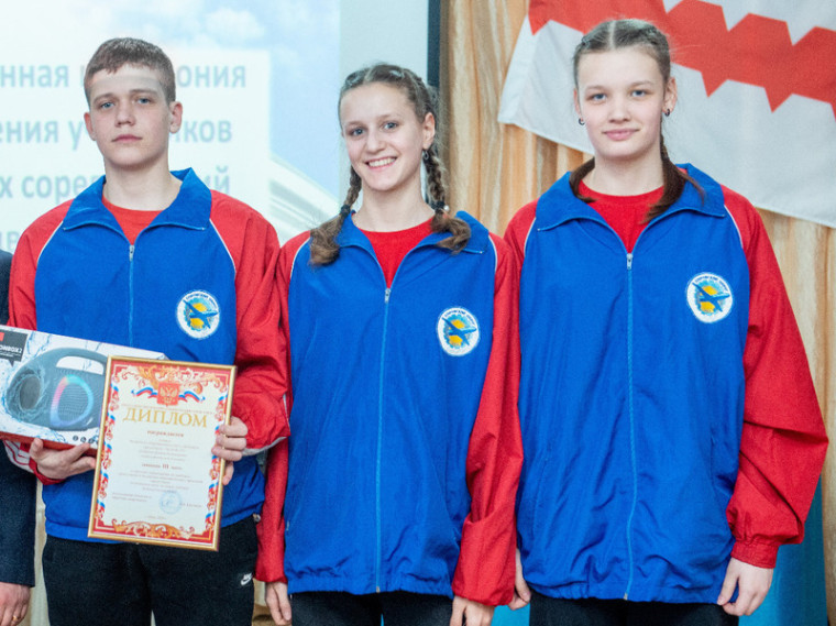 В Омске наградили победителей городских соревнований по двоеборью.