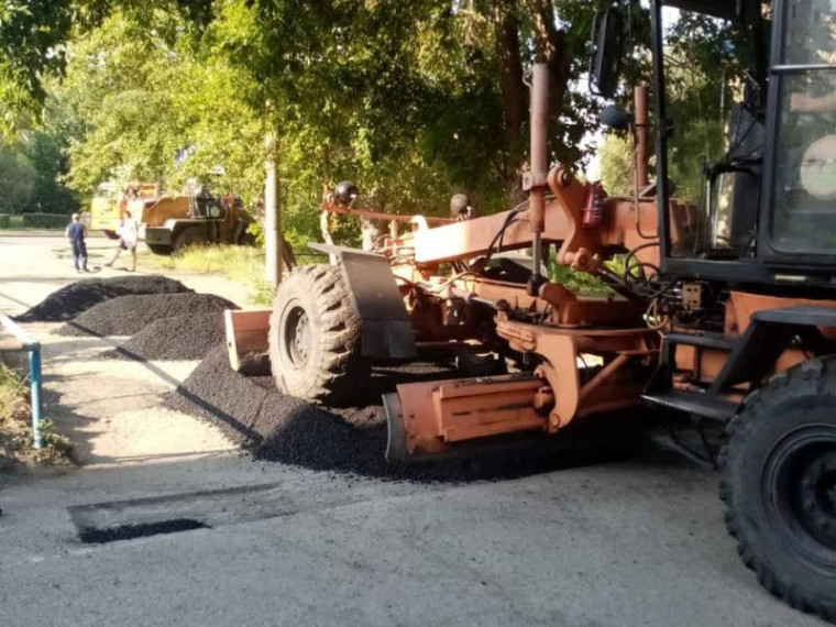 В Ленинском округе приступили к работам по ремонту тротуаров и проездов.