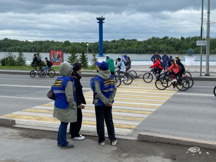 Добровольные народные дружинники приняли участие в охране общественного порядка на «ВелоОмск-2024».
