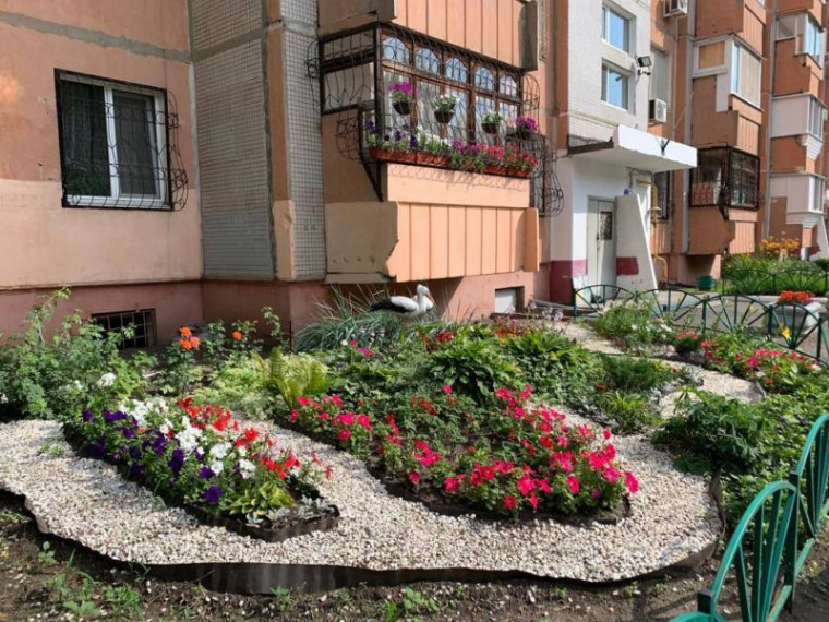 Жители Советского округа могут получить денежный приз за украшение двора.