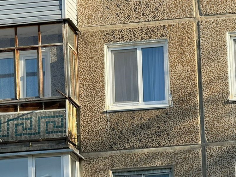 Омичам напоминают, какую опасность несут москитные сетки для детей. Омичам напоминают, какую опасность несут москитные сетки для детей.