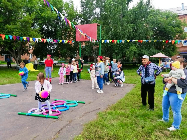 Омичи поделятся своим мнением о работе образовательных и культурно-досуговых учреждений. Омичи поделятся своим мнением о работе образовательных и культурно-досуговых учреждений.