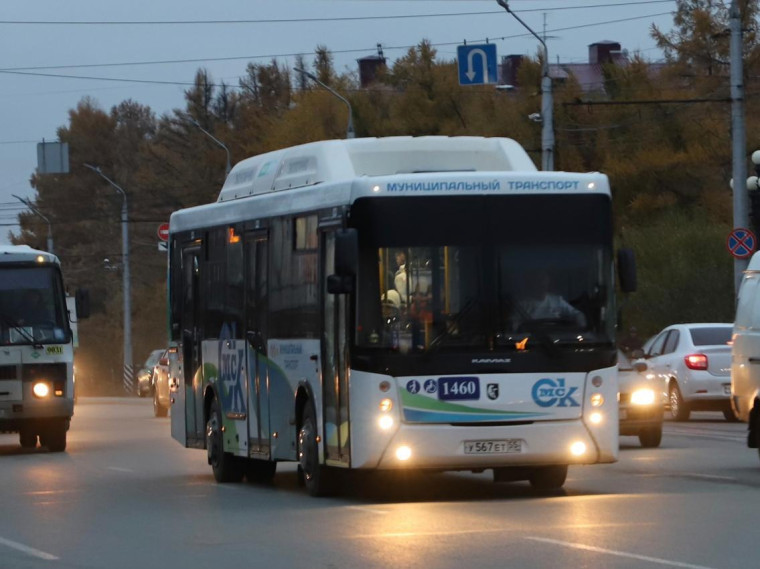 Сегодня и завтра ряд маршрутов общественного транспорта временно изменят схемы движения. Сегодня и завтра ряд маршрутов общественного транспорта временно изменят схемы движения.