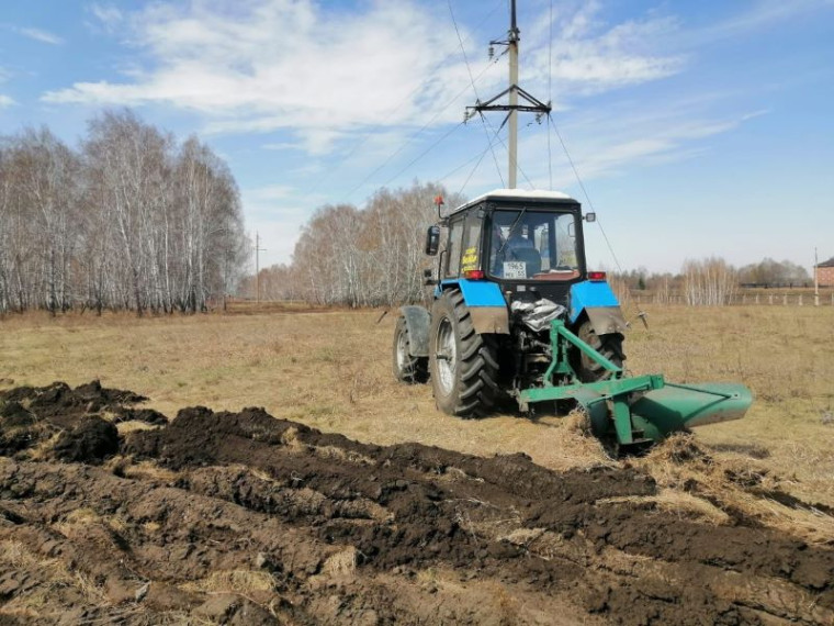 В Омске начались работы по созданию минерализованных полос. В Омске начались работы по созданию минерализованных полос.