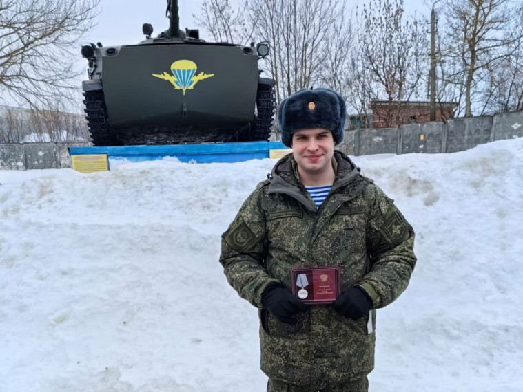 Сергей Шелест рассказал о награждении водителя троллейбуса медалью «За отвагу». Сергей Шелест рассказал о награждении водителя троллейбуса медалью «За отвагу».