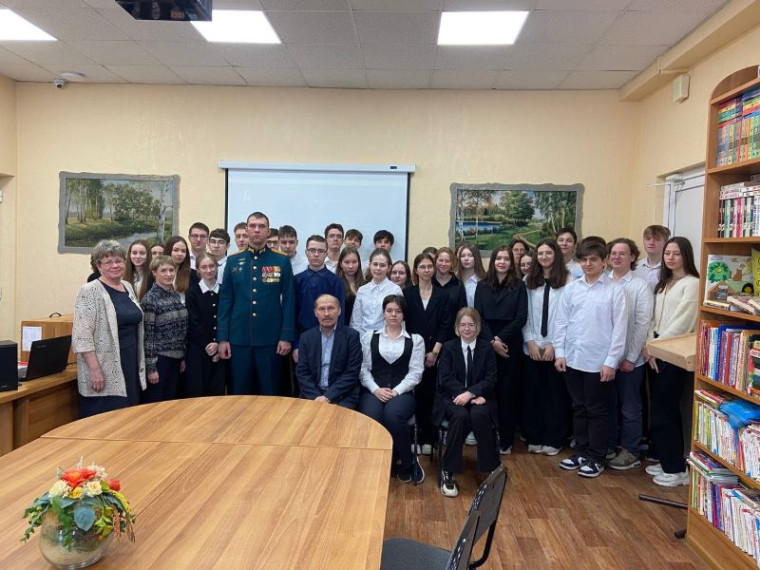 В Омских школах проходят Уроки мужества. В Омских школах проходят Уроки мужества.