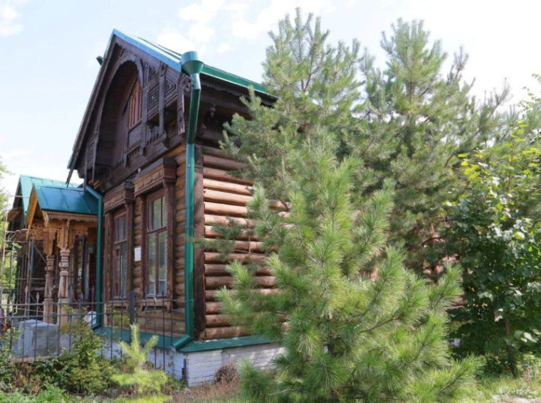 Мэр Омска проверил, как идет ремонт в Музее городского быта. Мэр Омска проверил, как идет ремонт в Музее городского быта.