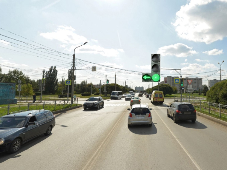 Внесены изменения в схему светофорного регулирования на перекрестке улиц Перелета и Степанца.