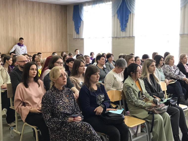 Работники системы образования обсудили роль самоуправления в воспитании и социализации детей и молодежи. Работники системы образования обсудили роль самоуправления в воспитании и социализации детей и молодежи.