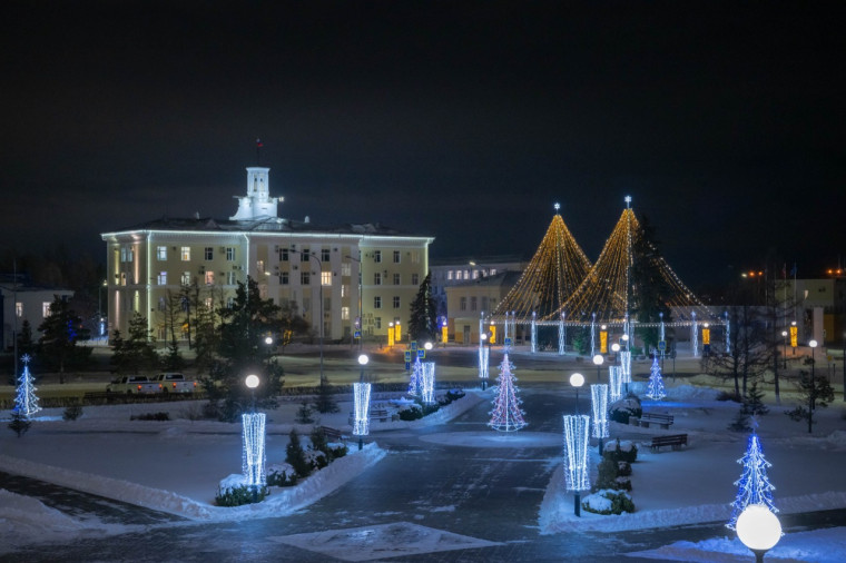 В Омске определили победителей конкурса на лучшее новогоднее оформление организаций.