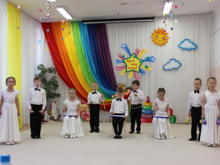В детском саду №247 прошел гала-концерт фестиваля детского творчества «Зажги свою звезду».
